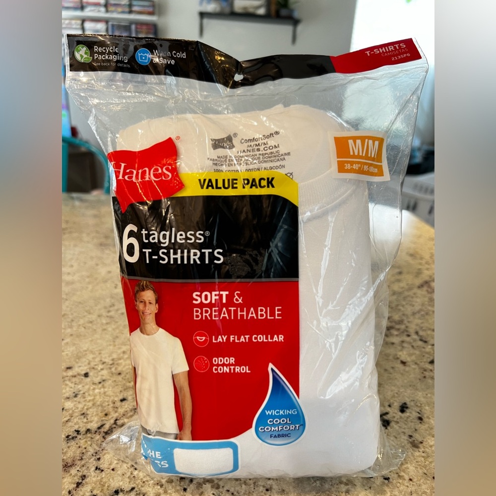 Hanes Tagless T-Shirt (Medium)